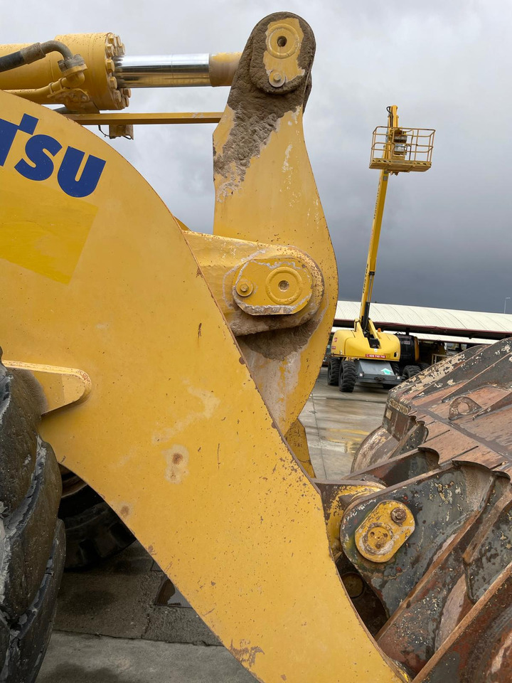 Wiellader KOMATSU WA600-6