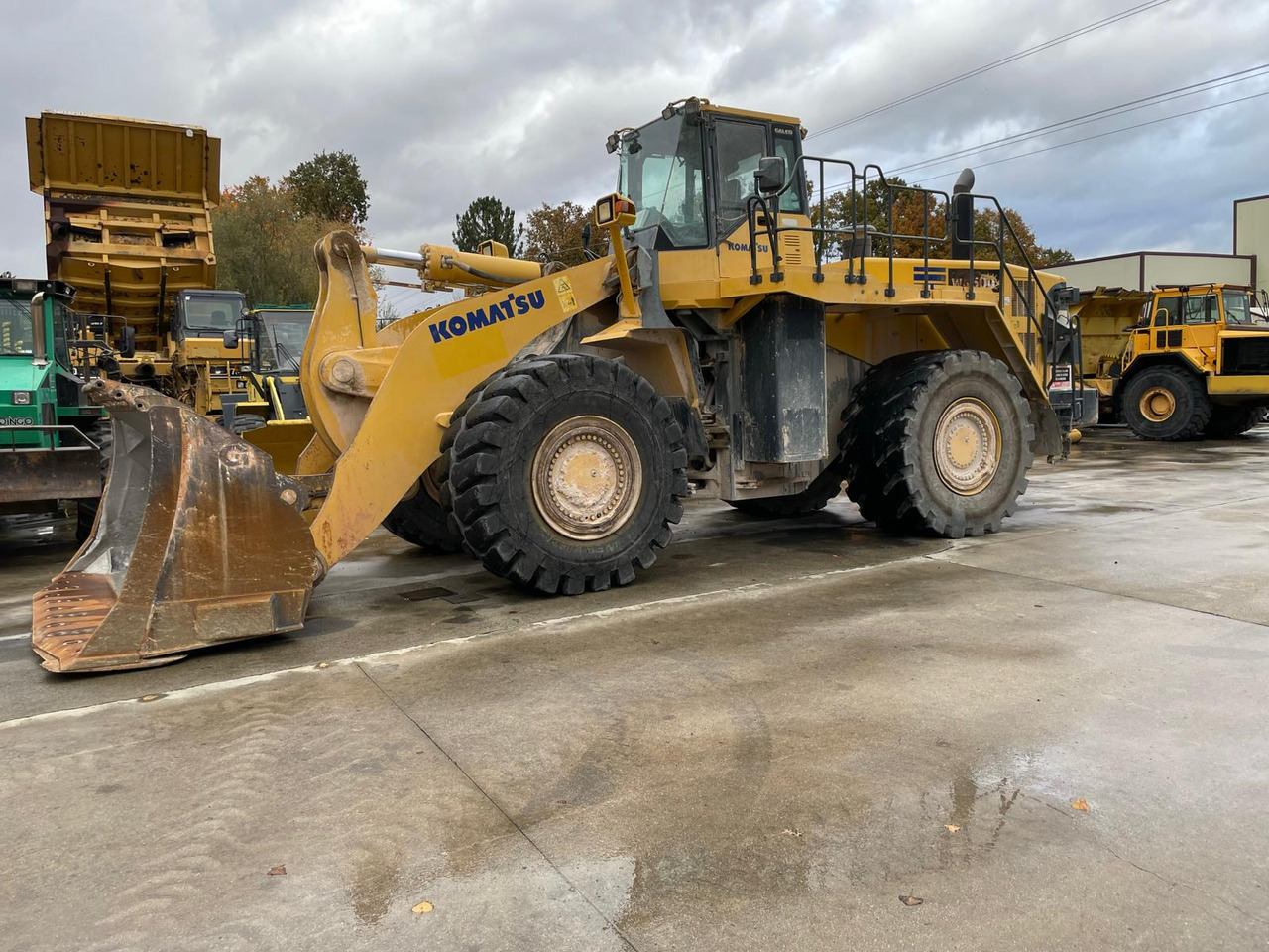 Wiellader KOMATSU WA600-6