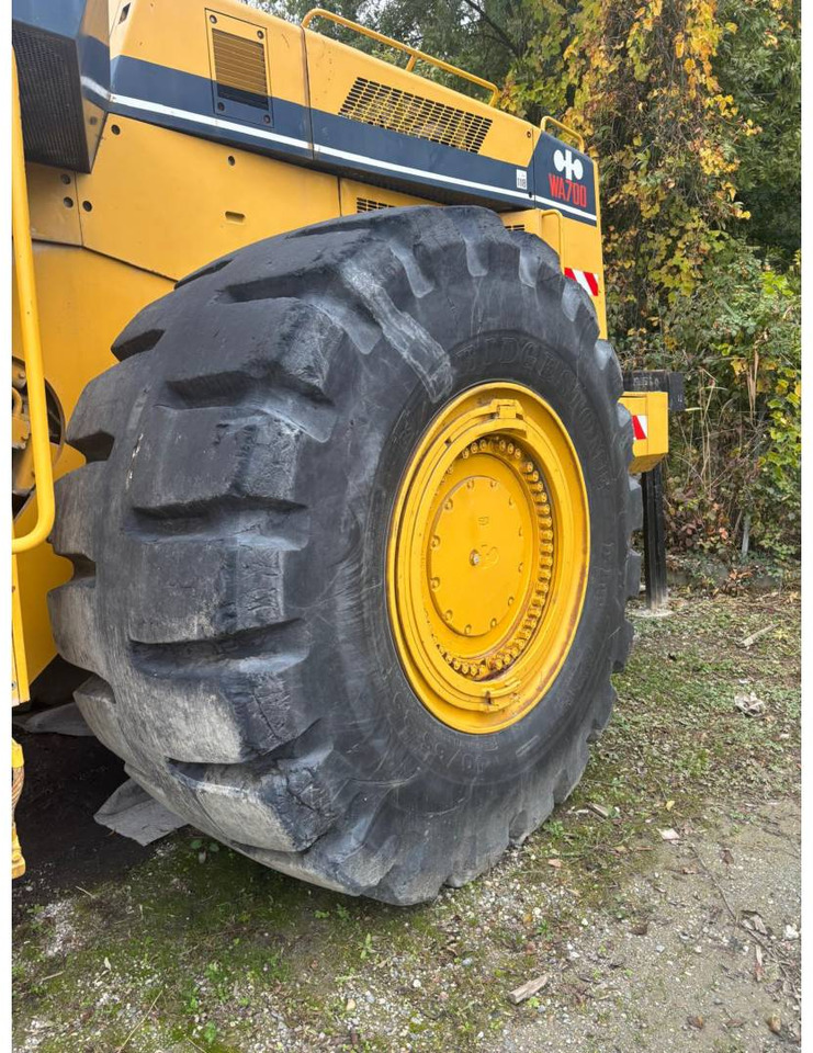 Wiellader KOMATSU WA700