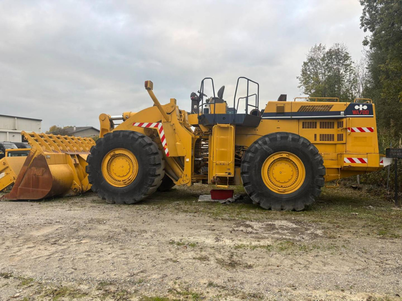Wiellader KOMATSU WA700