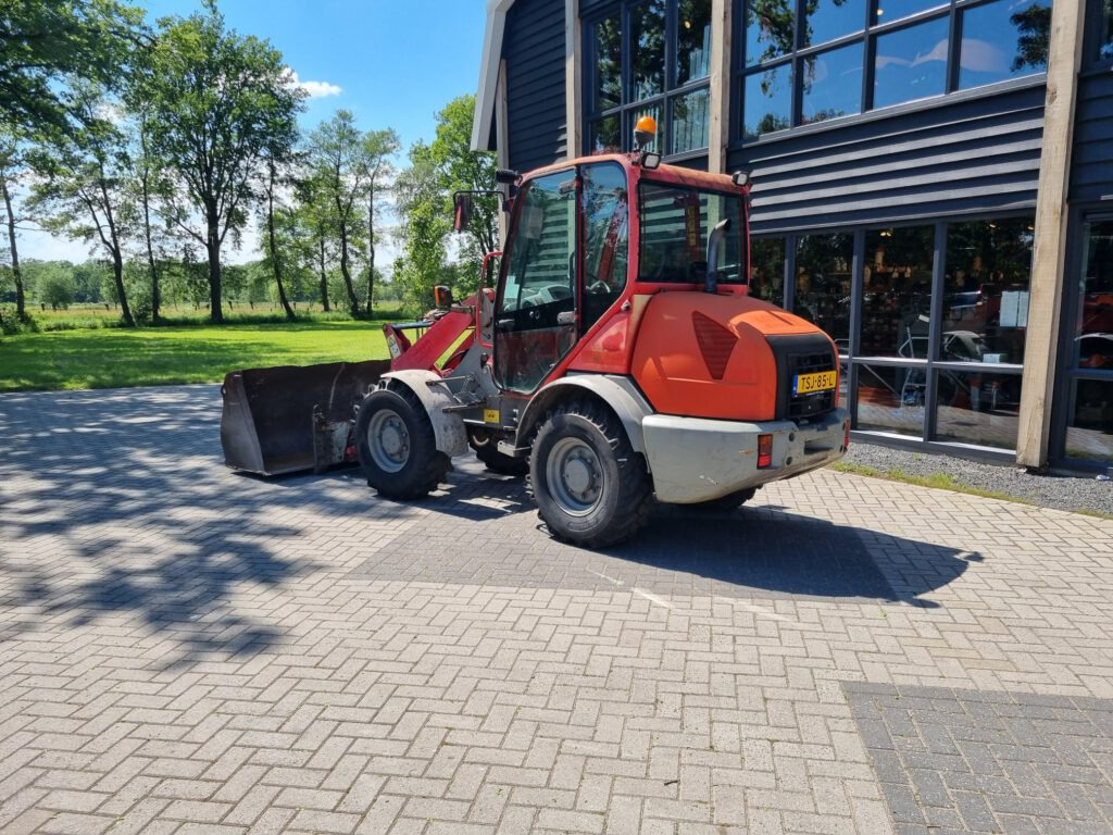 Wiellader KOMATSU WA70-5