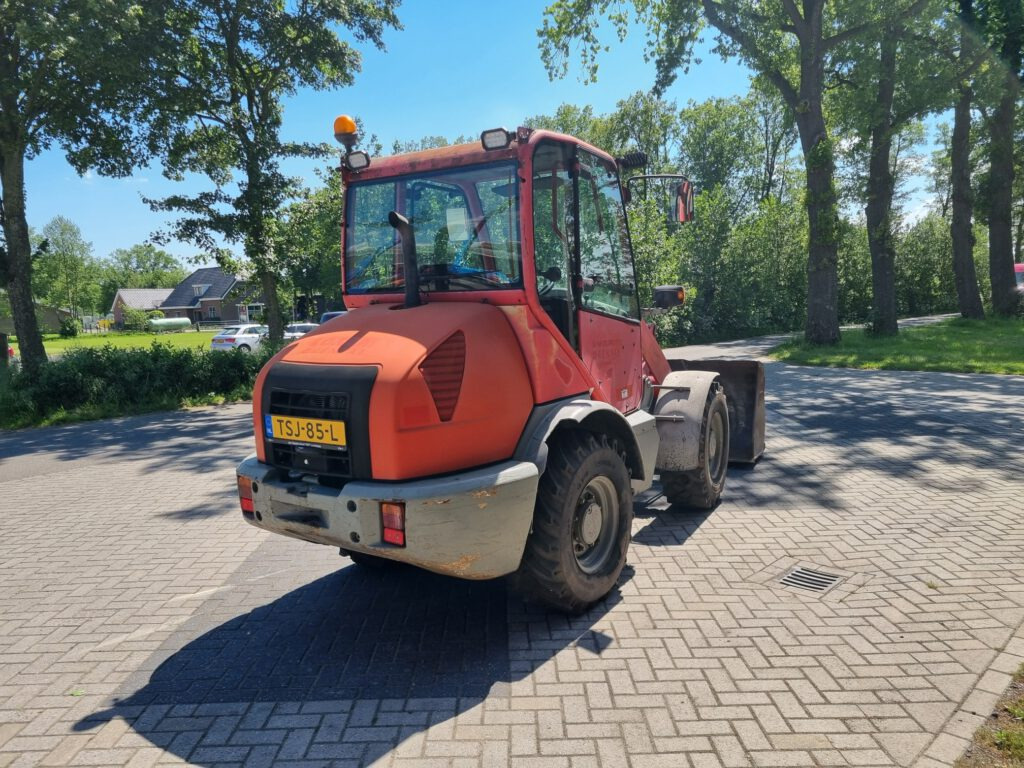 Wiellader KOMATSU WA70-5