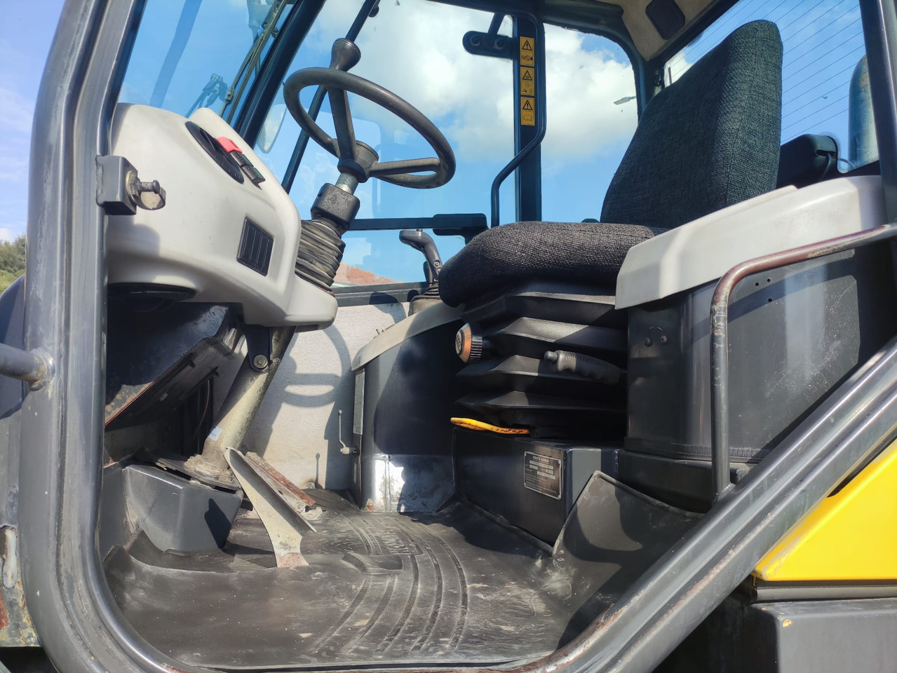 Wiellader KOMATSU WA80-5