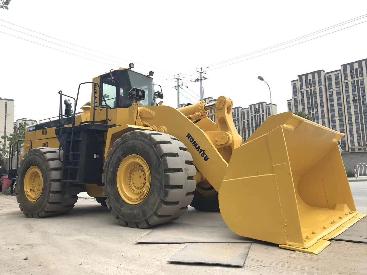 Wiellader KOMATSU WA 600-6