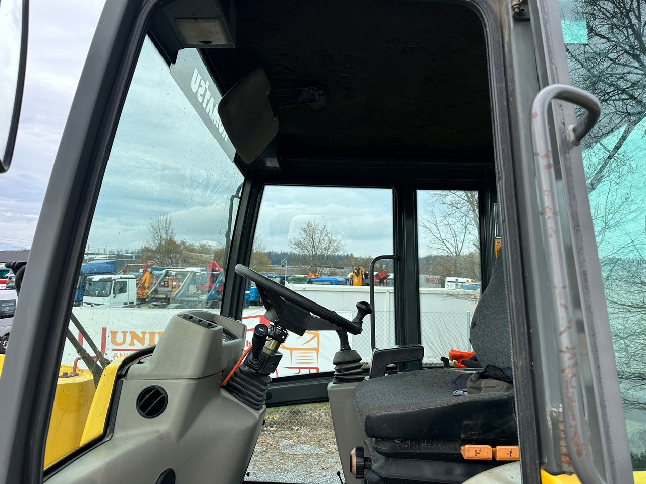 Wiellader KOMATSU WA 85 3