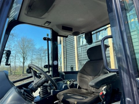 Wiellader KUBOTA R082