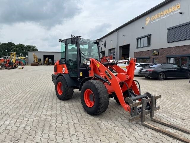 Wiellader KUBOTA R090