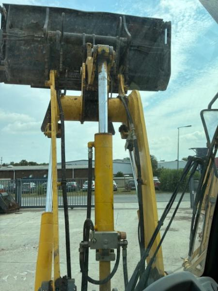 Wiellader Komatsu WA100M6