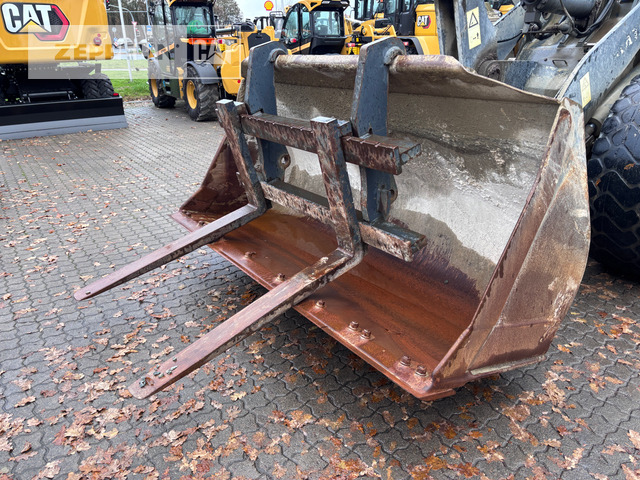 Wiellader Komatsu WA250