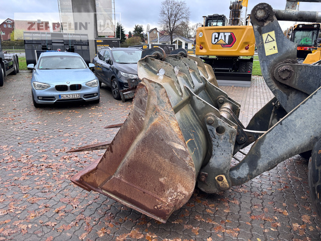 Wiellader Komatsu WA250