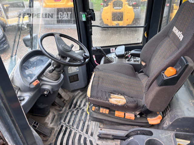 Wiellader Komatsu WA250