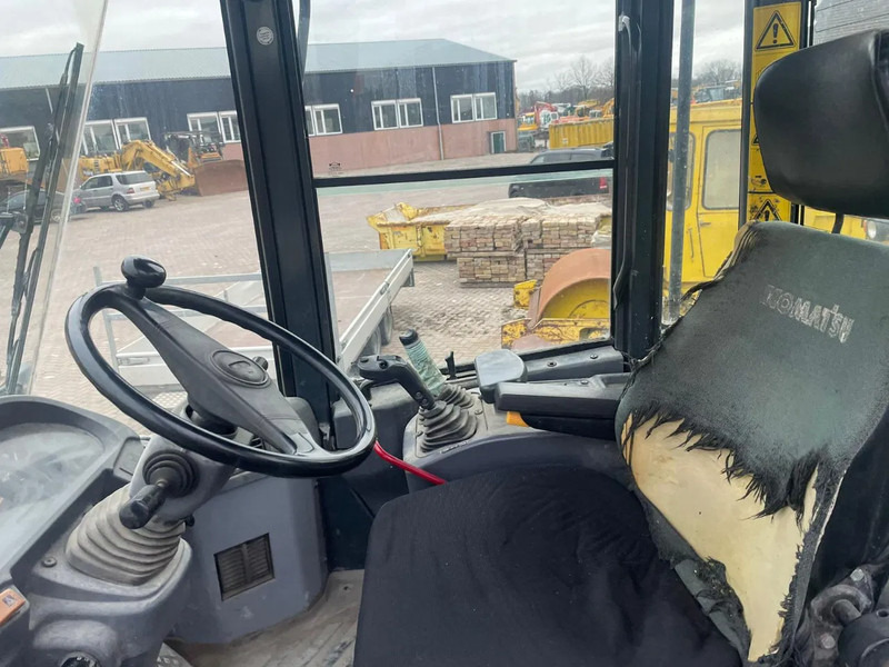 Wiellader Komatsu WA250-5