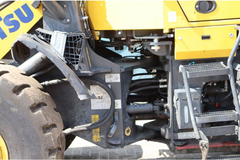 Wiellader Komatsu WA270