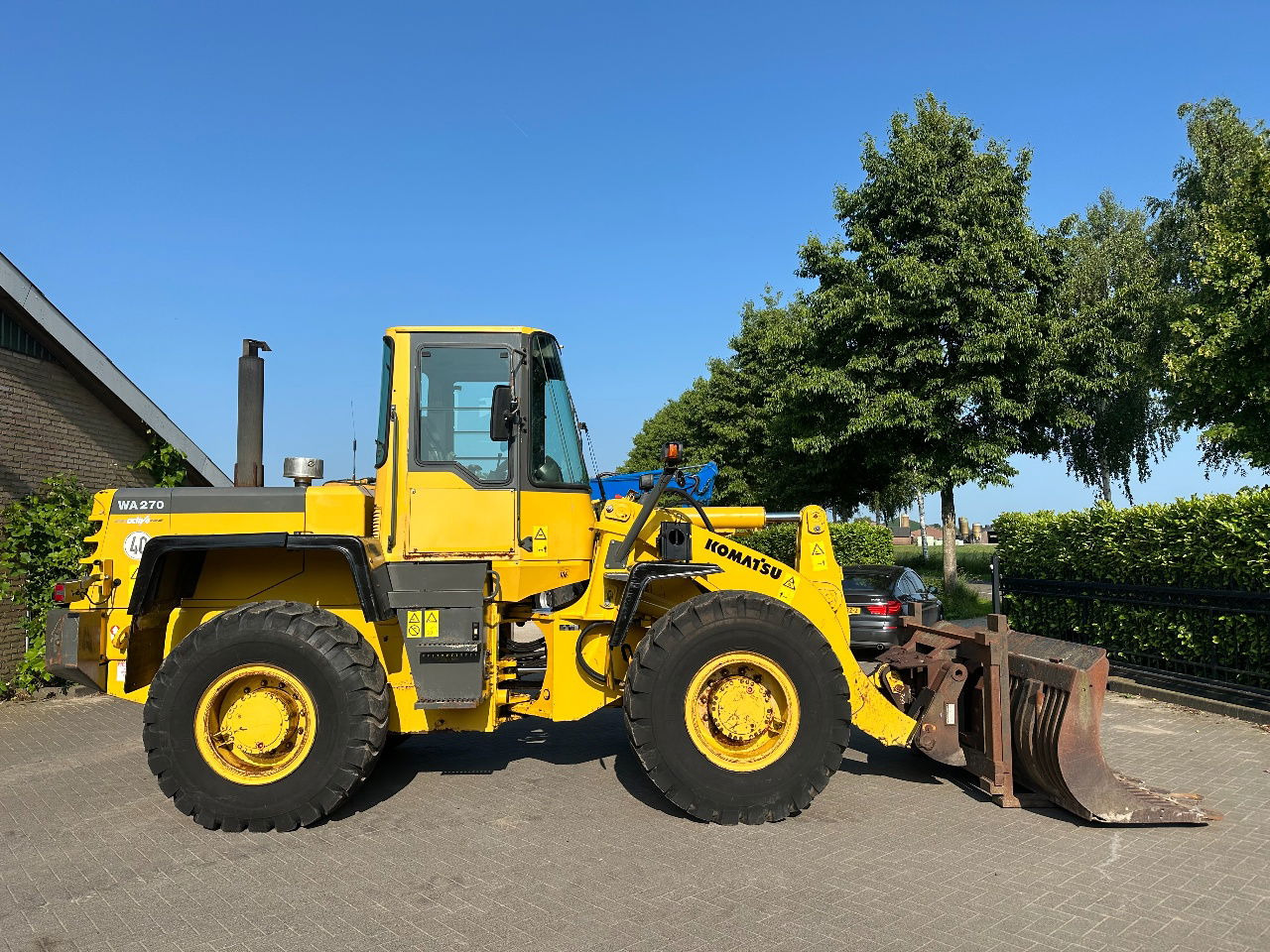 Wiellader Komatsu WA270-3