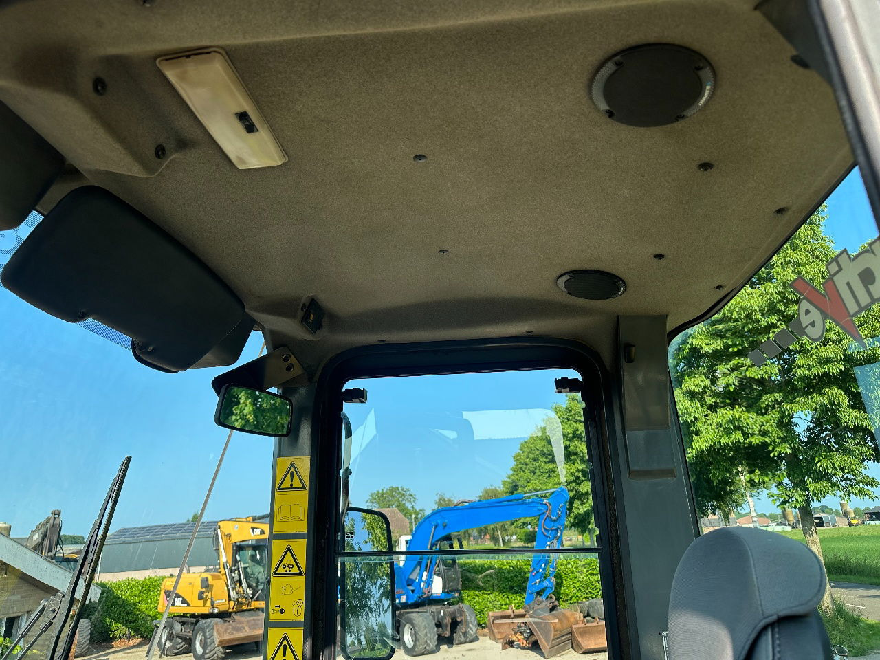 Wiellader Komatsu WA270-3