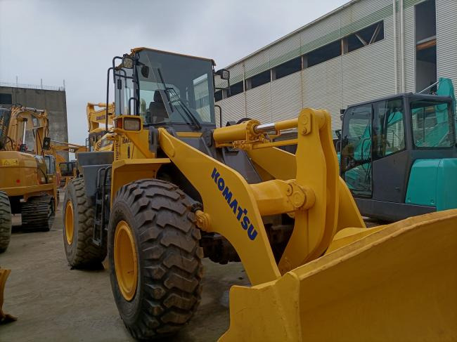 Wiellader Komatsu WA320