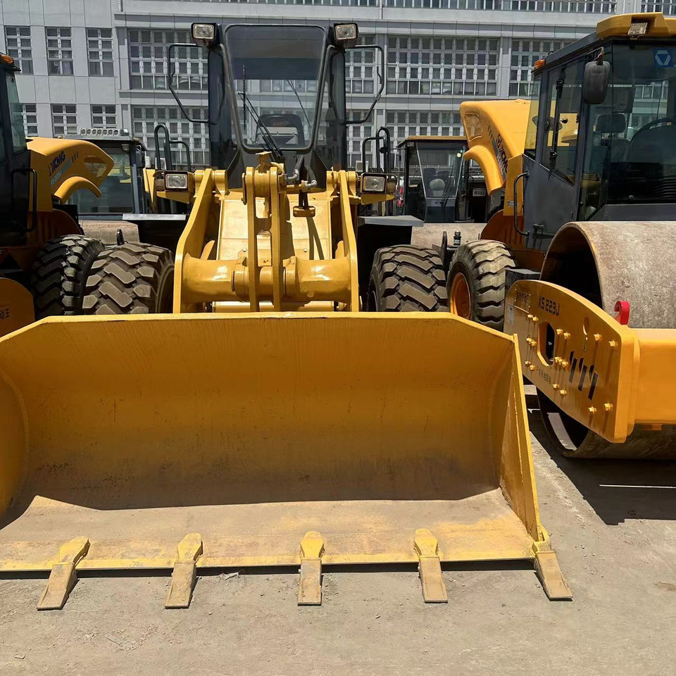 Wiellader Komatsu WA320