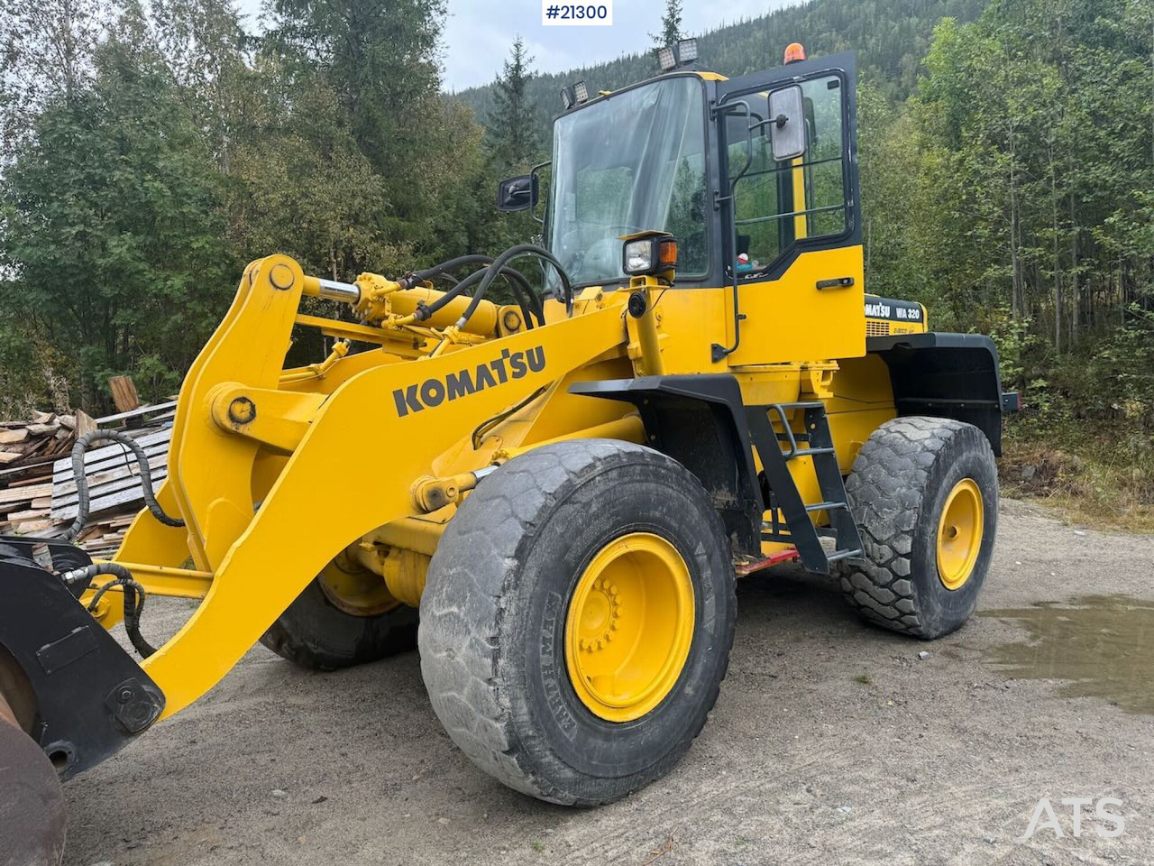 Wiellader Komatsu WA320-3H
