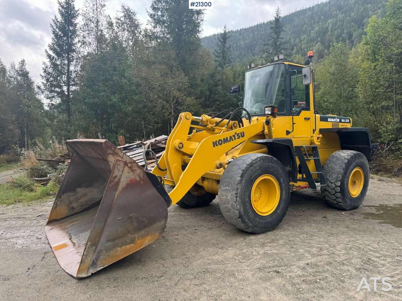 Wiellader Komatsu WA320-3H