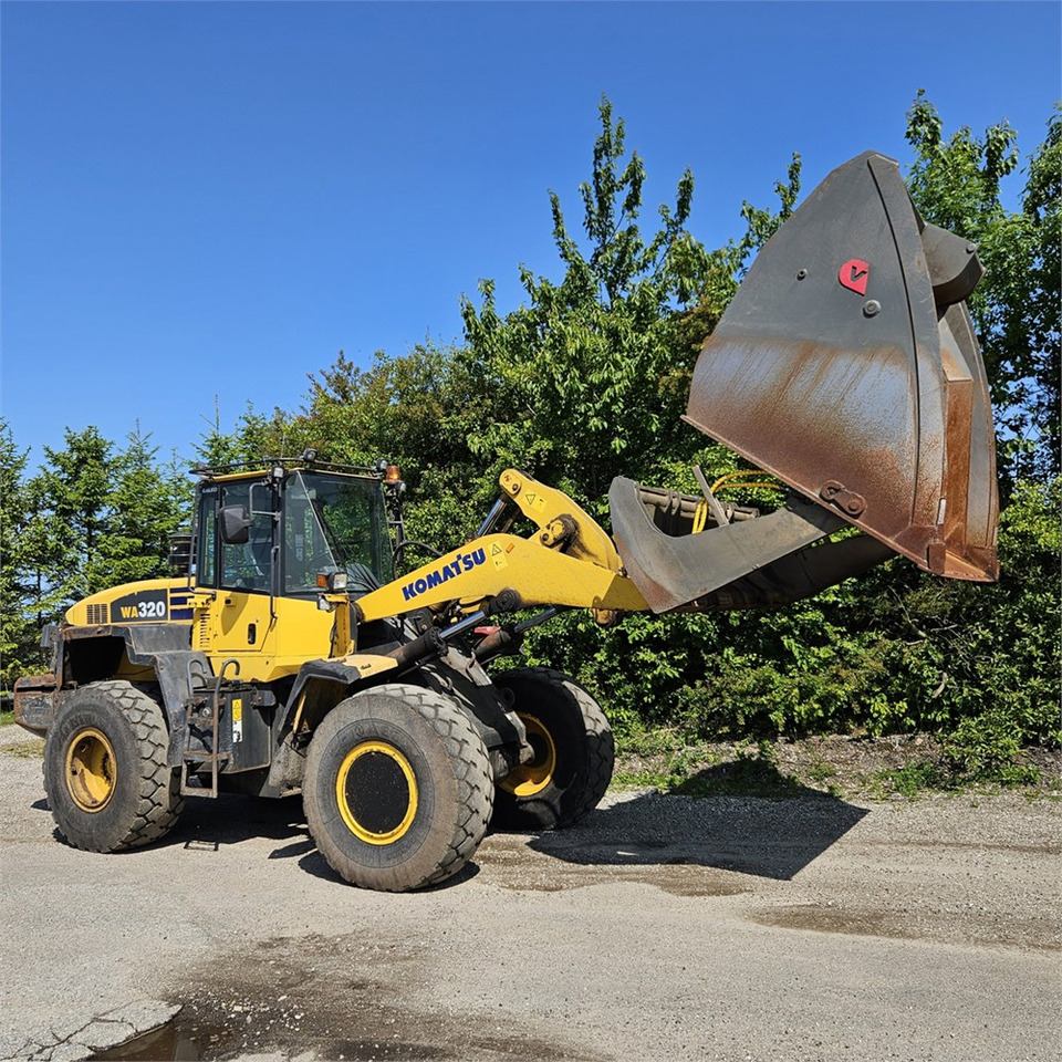 Wiellader Komatsu WA320-5H