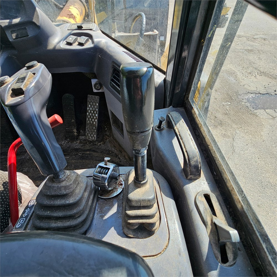 Wiellader Komatsu WA320-5H