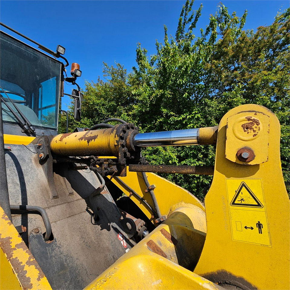 Wiellader Komatsu WA320-5H