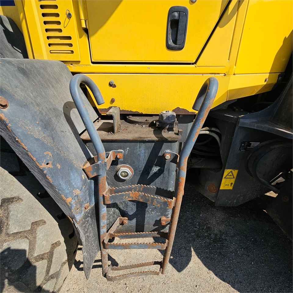Wiellader Komatsu WA320-5H