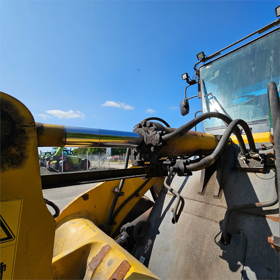 Wiellader Komatsu WA320-5H