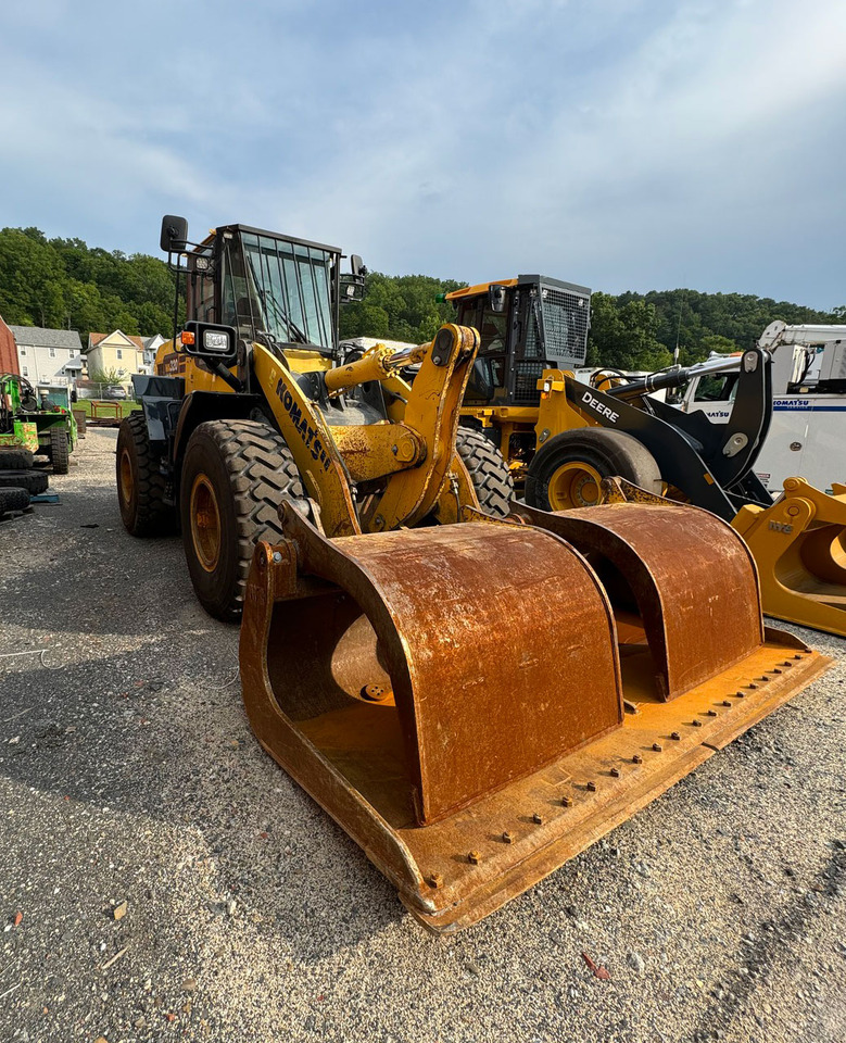 Wiellader Komatsu WA320-8