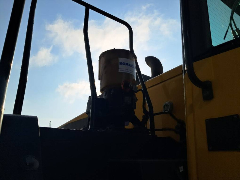 Wiellader Komatsu WA380-8E0