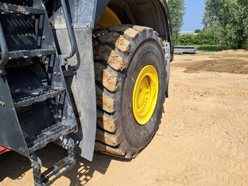 Wiellader Komatsu WA500-8E0