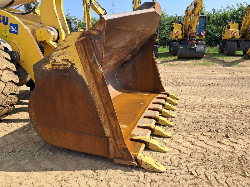 Wiellader Komatsu WA500-8E0