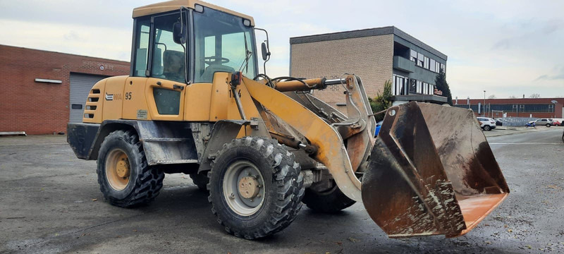 Wiellader Komatsu WA95-3