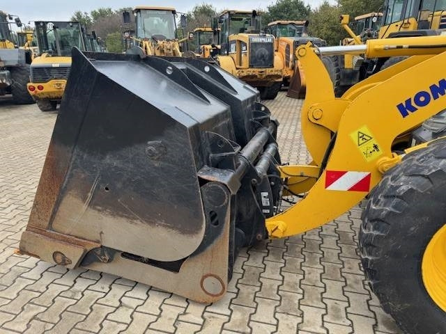 Wiellader Komatsu WA 100 M-8