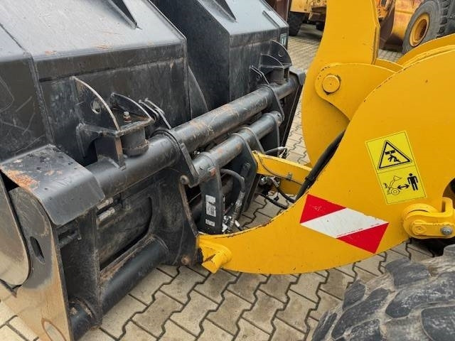 Wiellader Komatsu WA 100 M-8