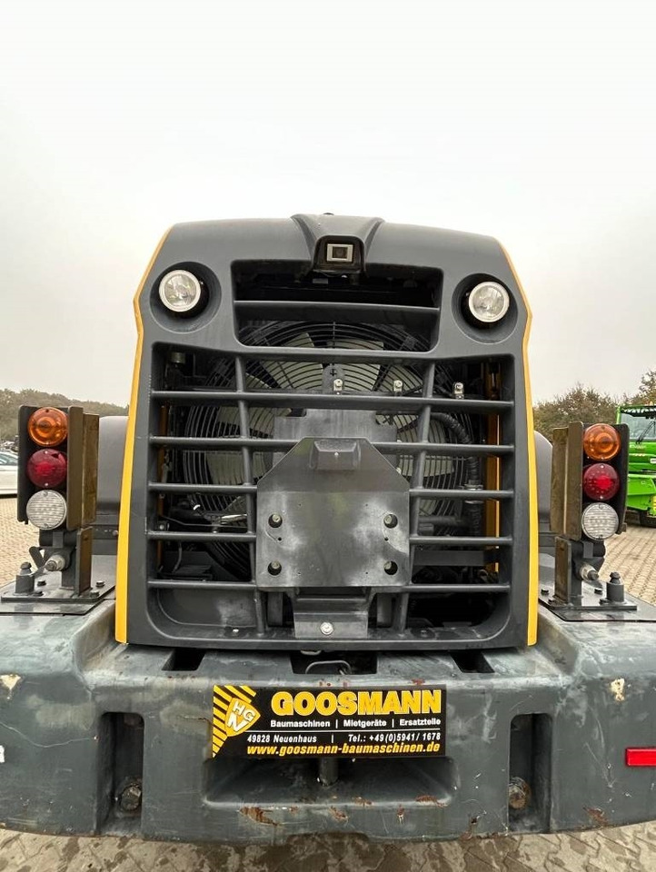 Wiellader Komatsu WA 320