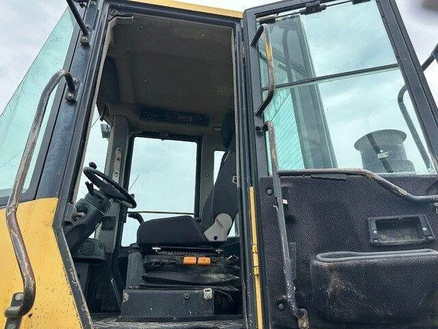 Wiellader Komatsu WA 470-6, Schaufel mit Zähne 4,3m³