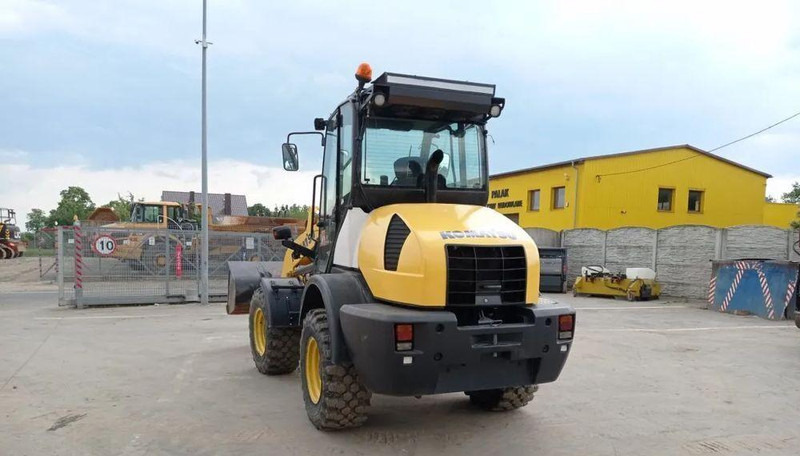 Wiellader Komatsu WA 90-6 wheel loader