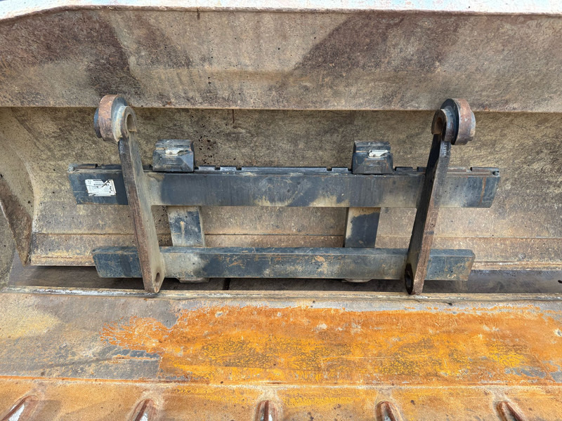 Wiellader Kramer 8155 / Forks / bucket