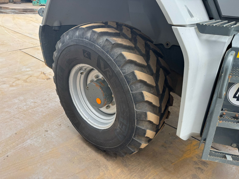 Wiellader Kramer 8155 / Forks / bucket