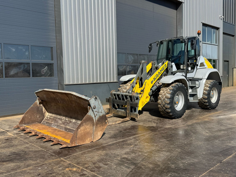 Wiellader Kramer 8155 / Forks / bucket