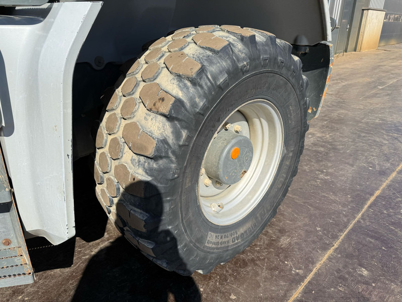 Wiellader Kramer 8155 / Forks / bucket