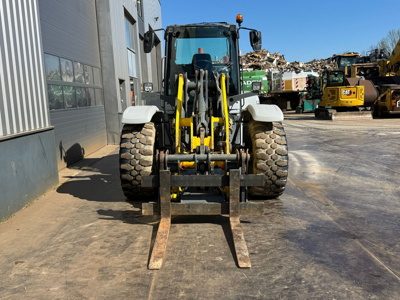 Wiellader Kramer 8155 / Forks / bucket