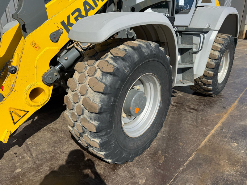 Wiellader Kramer 8155 / Forks / bucket