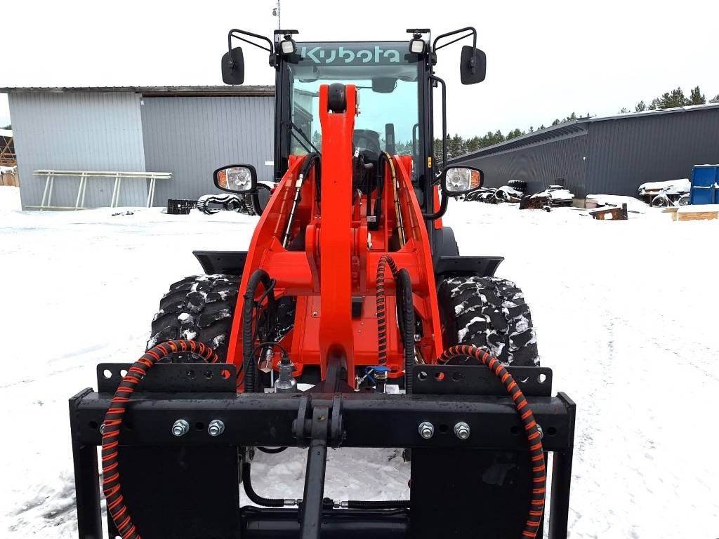 Wiellader Kubota R090 TALVIPAKETILLA