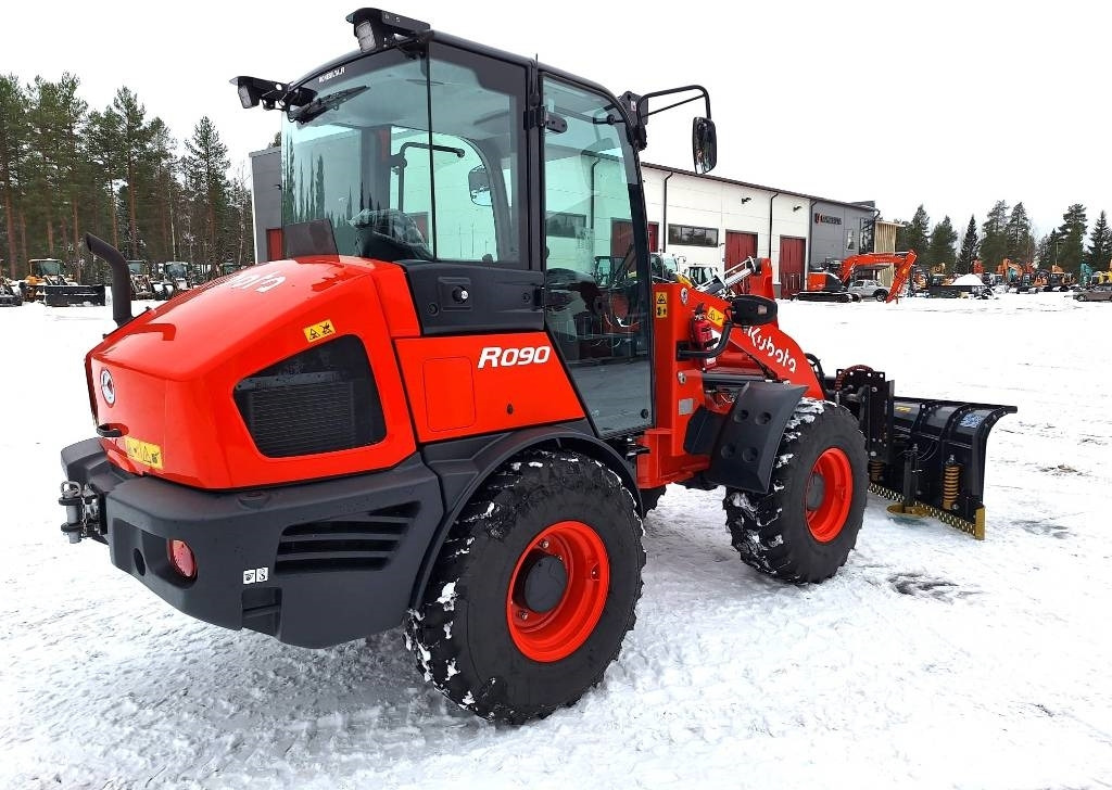 Wiellader Kubota R090 TALVIPAKETILLA