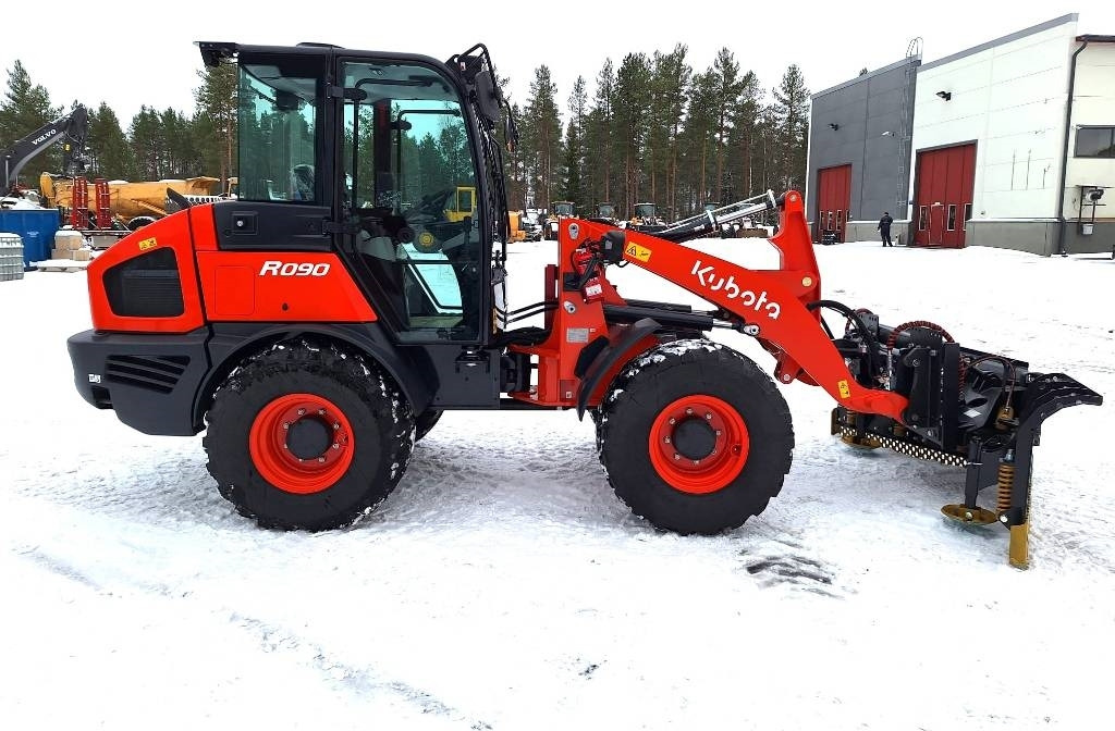 Wiellader Kubota R090 TALVIPAKETILLA