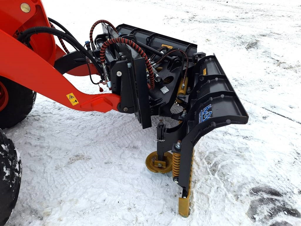 Wiellader Kubota R090 TALVIPAKETILLA