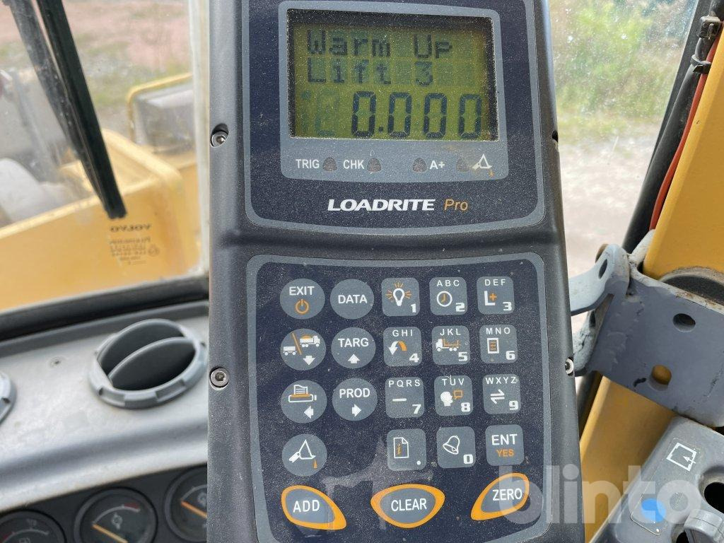 Wiellader L180 c med skopa