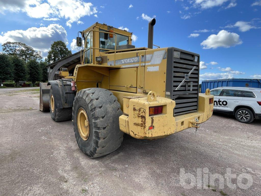 Wiellader L180 c med skopa